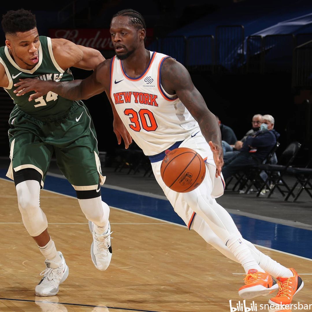 两人利用其 两人利用其