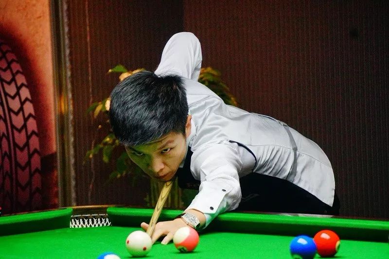 他需要更多 他需要更多