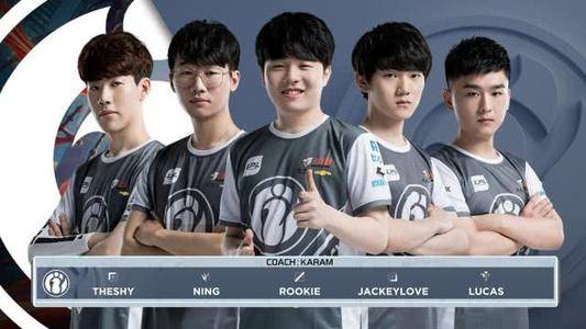 虽然在前两 虽然在前两