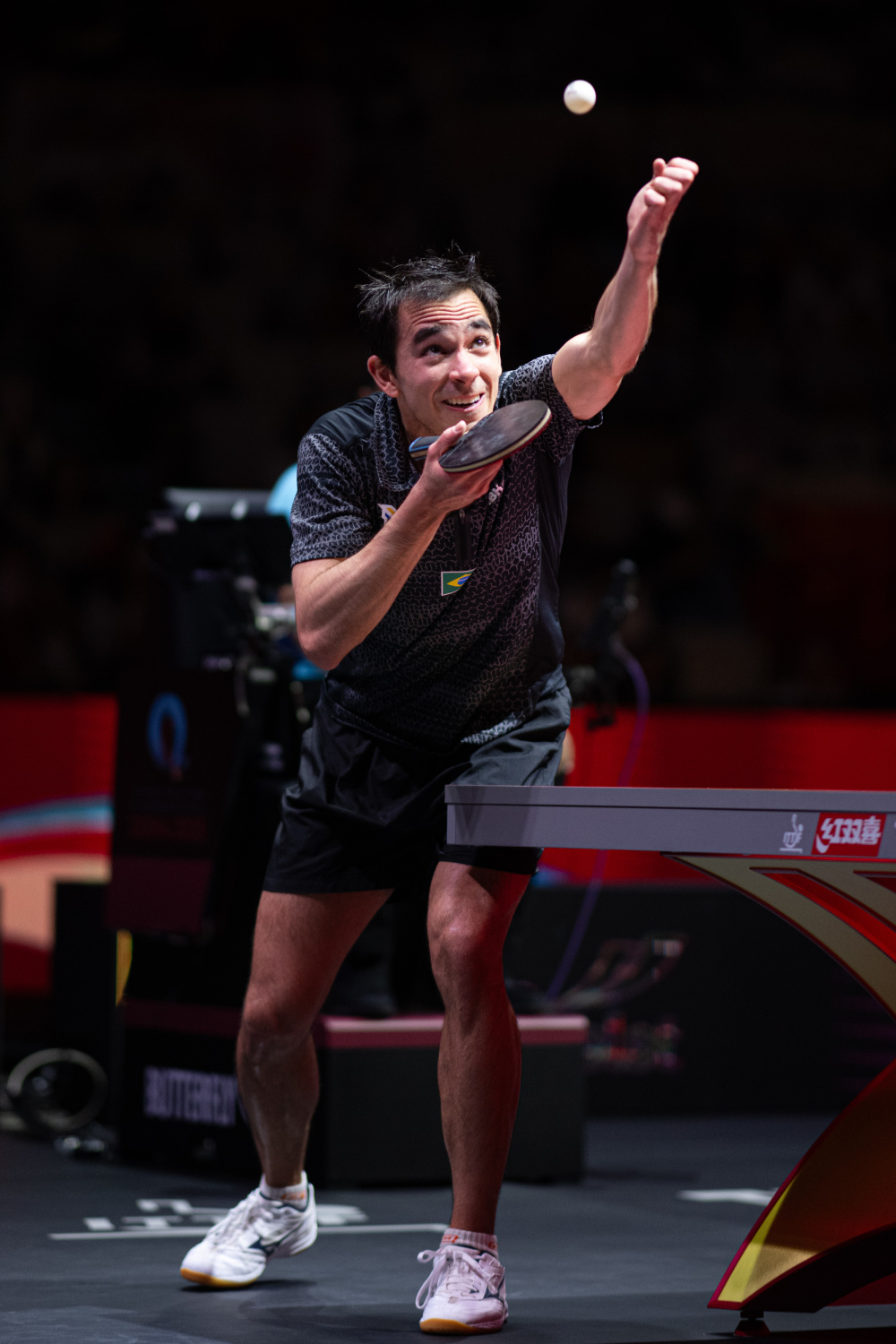 更令人不安 更令人不安